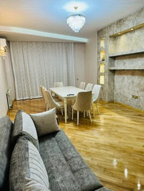 In Baku 160.0 m² apartment is for rent - Image 2
