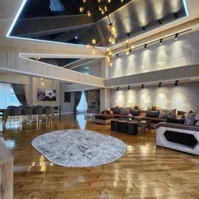 In Baku 140.0 m² apartment is for rent - Image 2
