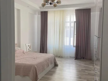 In Baku 140.0 m² apartment is for rent - Image 3