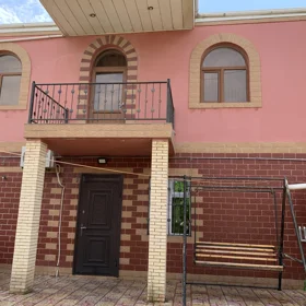 In Baku 200.0 m² house with 6.0 rooms is for sale - Image 2