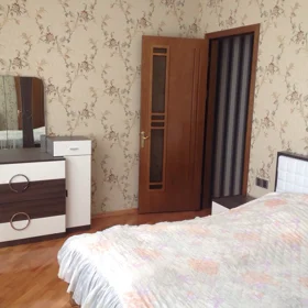 In Baku 90.0 m² apartment is for rent - Image 3