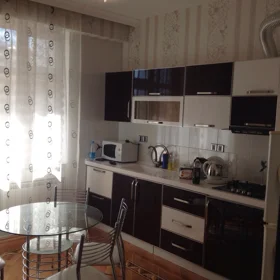 In Baku 90.0 m² apartment is for rent - Image 4