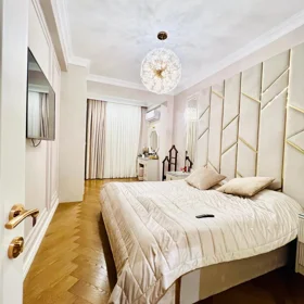 In Baku 134.0 m² apartment is for sale - Image 2