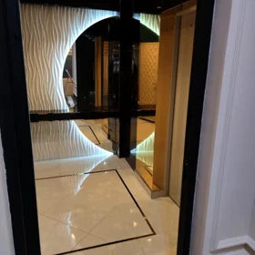In Baku 350.0 m² apartment is for rent - Image 4