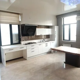 In Baku 210.0 m² apartment is for sale - Image 5