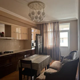 In Baku 200.0 m² apartment is for rent - Image 4