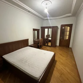 In Baku 90.0 m² apartment is for rent - Image 3