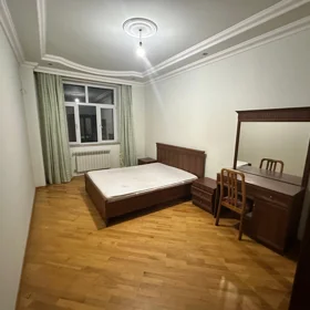 In Baku 90.0 m² apartment is for rent - Image 4
