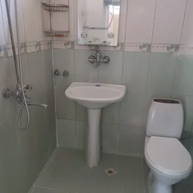 In Baku 80.0 m² house with 3.0 rooms is for rent - Image 5