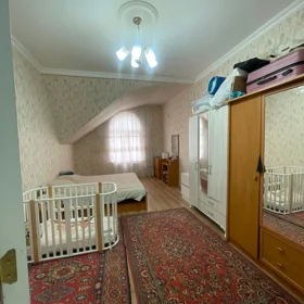 In Baku 98.0 m² apartment is for rent - Image 3
