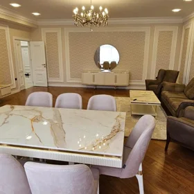 In Baku 220.0 m² apartment is for rent - Image 3
