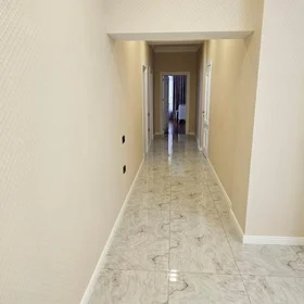 In Baku 220.0 m² apartment is for rent - Image 4