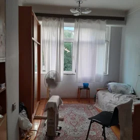 In Baku 100.0 m² apartment is for sale - Image 3