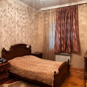 In Baku 250.0 m² apartment is for rent - Image 3