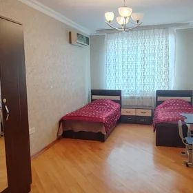 In Baku 130.0 m² apartment is for rent - Image 4