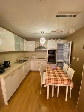 In Baku 85.0 m² apartment is for rent - Image 4
