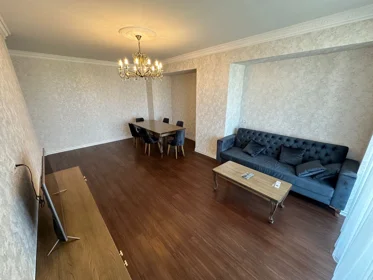 In Baku 148.0 m² apartment is for rent - Image 5
