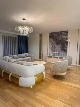 In Baku 220.0 m² apartment is for rent - Image 2