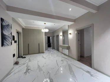 In Baku 120.0 m² apartment is for rent - Image 3