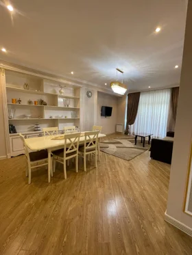 In Baku 148.0 m² apartment is for rent - Image 2