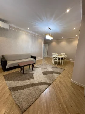 In Baku 148.0 m² apartment is for rent - Image 3