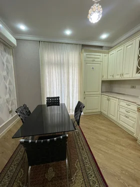 In Baku 148.0 m² apartment is for rent - Image 5