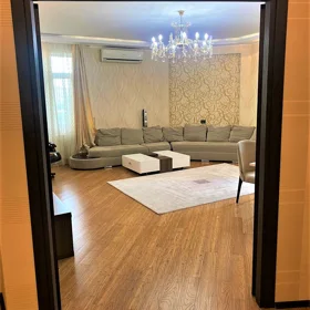 In Baku 140.0 m² apartment is for sale