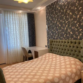 In Baku 140.0 m² apartment is for sale - Image 3