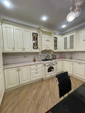 In Baku 148.0 m² apartment is for rent - Image 4