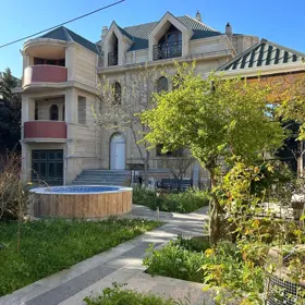 In Baku 450.0 m² house with 8.0 rooms is for sale - Image 4