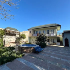 In Baku 450.0 m² house with 8.0 rooms is for sale - Image 5