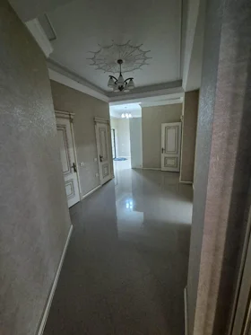 In Baku 165.0 m² apartment is for rent - Image 4