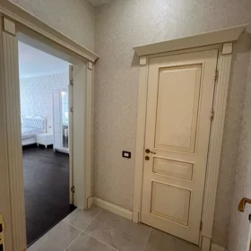 In Baku 176.0 m² apartment is for rent - Image 4