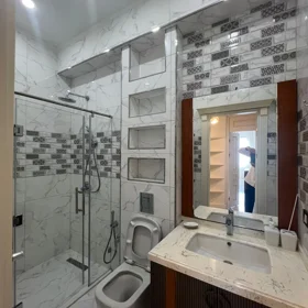 In Baku 176.0 m² apartment is for rent - Image 5