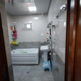 In Baku 110.0 m² house with 3.0 rooms is for sale - Image 2