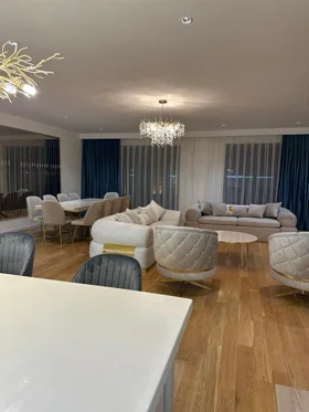 In Baku 220.0 m² apartment is for rent - Image 3