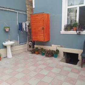 In Baku 130.0 m² house with 4.0 rooms is for sale - Image 4