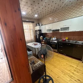 In Baku 231.0 m² house with 8.0 rooms is for sale - Image 3