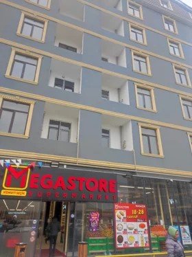 In Baku 57.0 m² apartment is for sale - Image 2