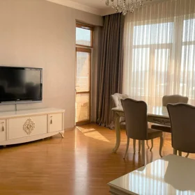 In Baku 100.0 m² apartment is for sale - Image 3