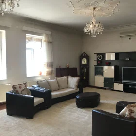 In Baku 300.0 m² office is for rent