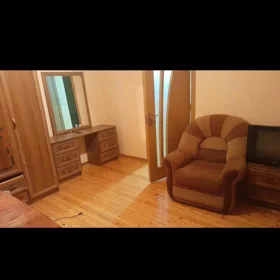 In Baku 45.0 m² house with 2.0 rooms is for rent - Image 2