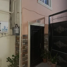 In Khirdalan 130.0 m² house with 5.0 rooms is for sale