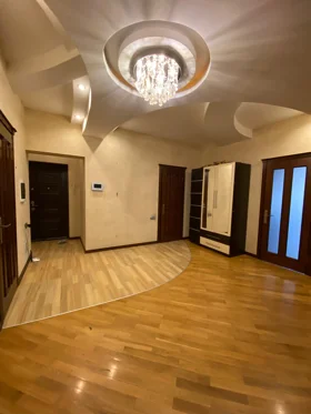 In Baku 100.0 m² apartment is for sale - Image 3