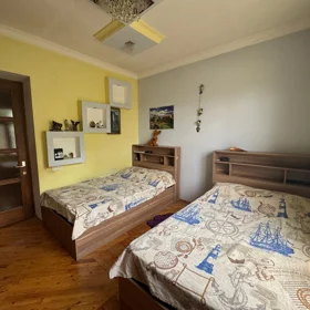 In Baku 260.0 m² house with 12.0 rooms is for sale - Image 2
