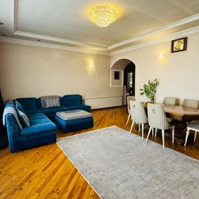 In Baku 260.0 m² house with 12.0 rooms is for sale - Image 4