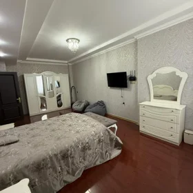 In Baku 115.0 m² apartment is for rent - Image 4