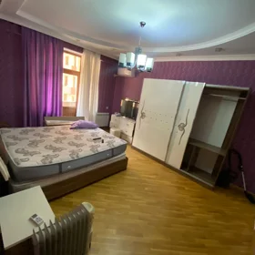 In Baku 145.0 m² apartment is for rent - Image 5