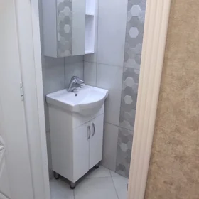 In Baku 93.0 m² apartment is for rent - Image 4