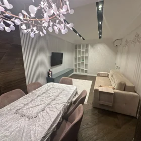 In Baku 90.0 m² apartment is for sale - Image 2